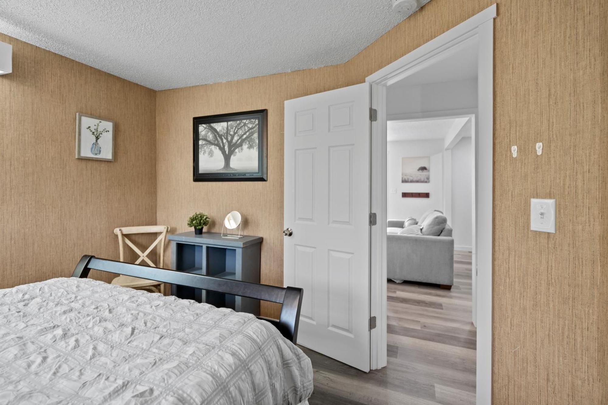 Peach Street Super Suite Медфорд Экстерьер фото