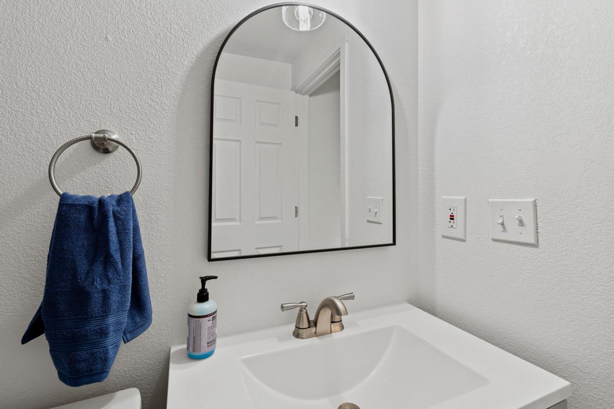 Peach Street Super Suite Медфорд Экстерьер фото